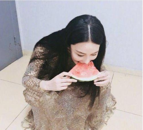 娱乐吃瓜酱衣服图片大全,揭秘娱乐圈明星们的潮流穿搭秘籍